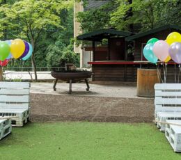 Luftballons zur Hochzeit steigen lassen